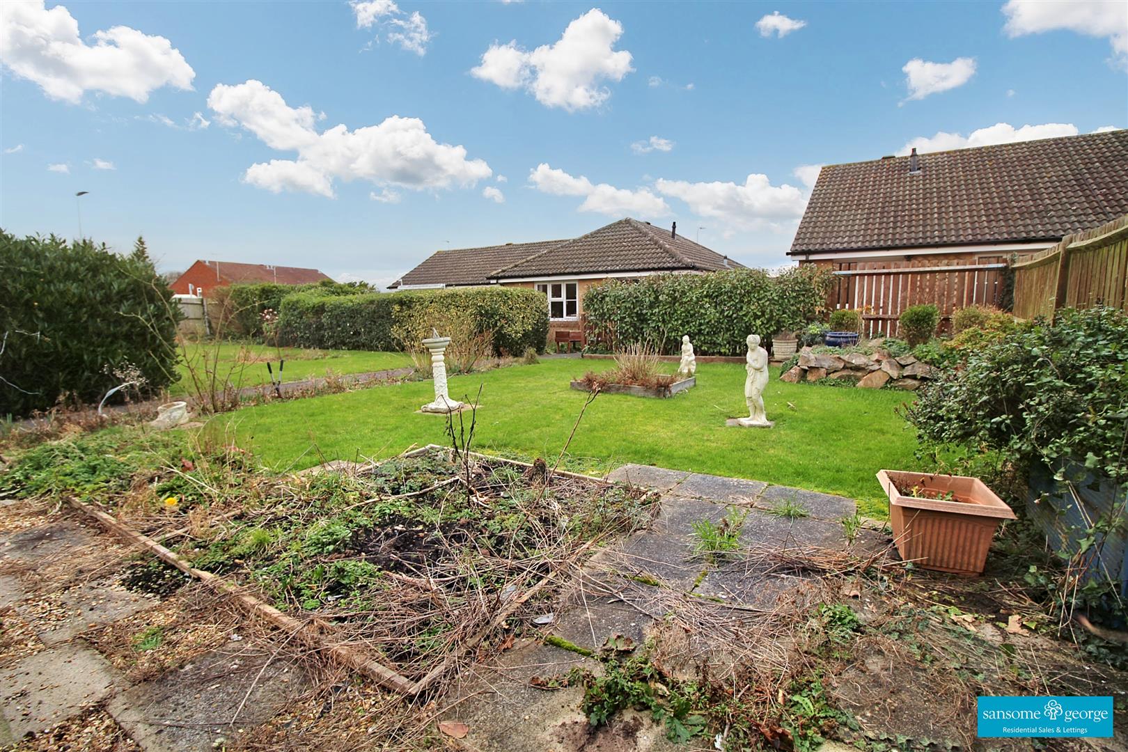 2 bed property in Condor Close, Tilehurst